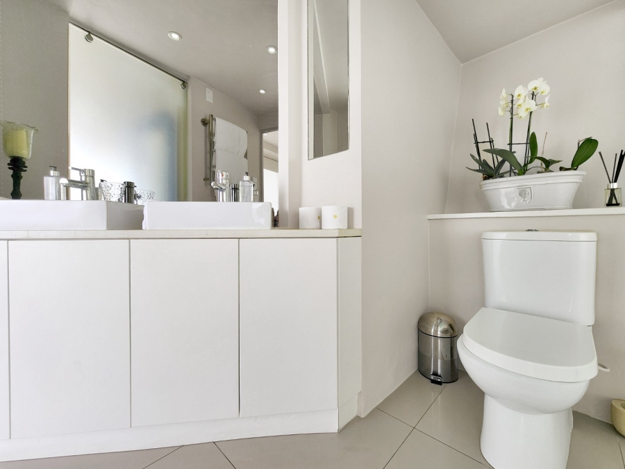 To Let 4 Bedroom Property for Rent in Clifton Western Cape